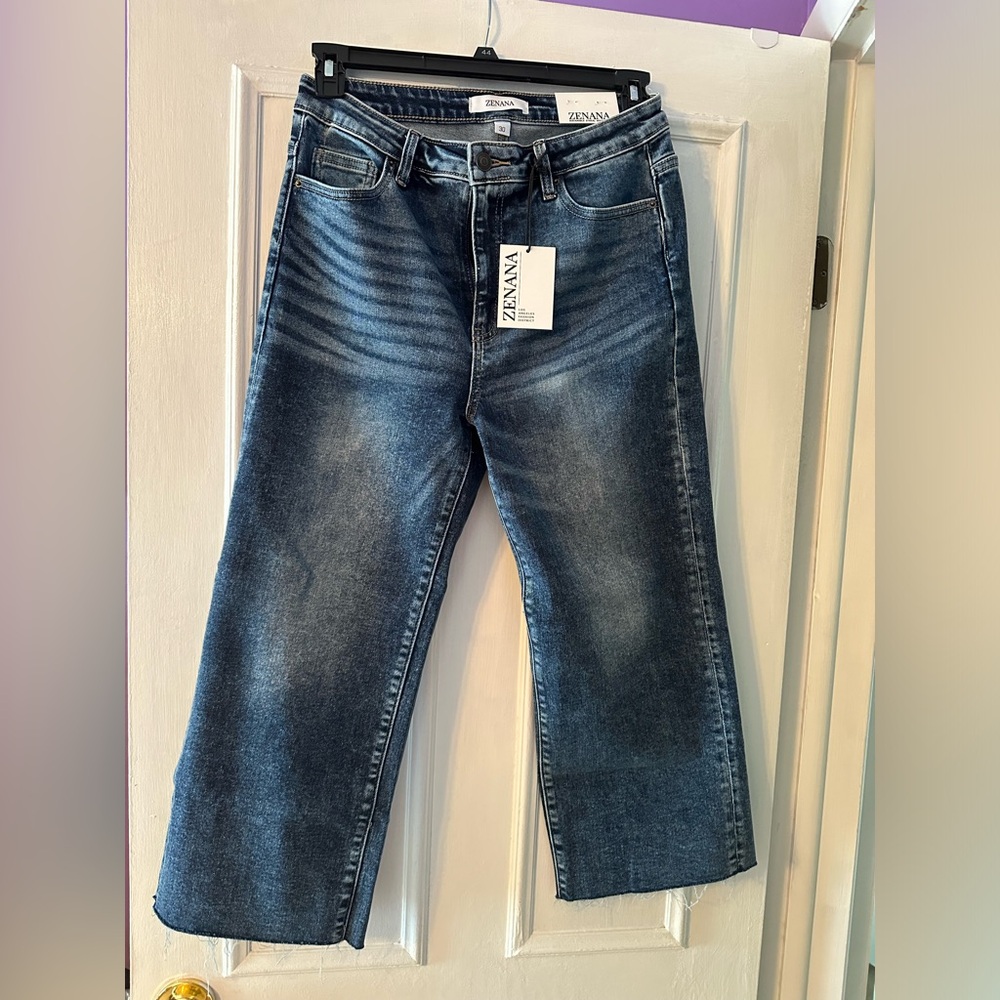 New never worn Zenana wide leg crops. Size 30